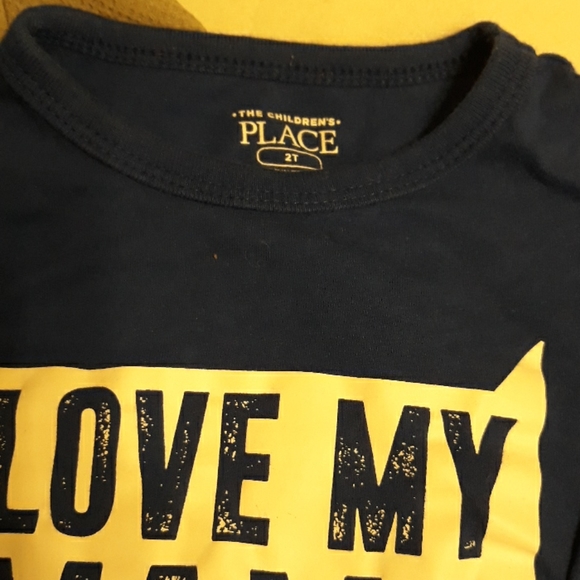 Boys long sleeve, and two short sleeve shirts - Picture 3 of 4